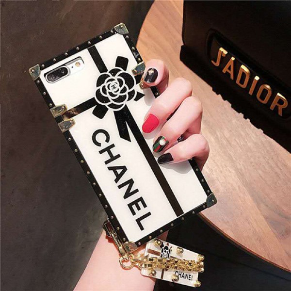 Chanel/シャネルファッション セレブ愛用 iphone12/11pro maxケース 激安レディース アイフォンlv/ルイ?ヴィトンiphone xs/11/8 plus/se2ケース おまけつきFendi/フェンデイGalaxy S