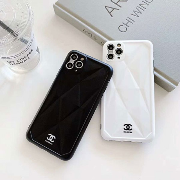 Chanel/シャネル 男女兼用人気ブランドiPhone12ケースアイフォンiphone x/8/7 plus/se2ケース ファッション経典 メンズレディース アイフォンiphone xs/11/8 plusケース おまけつきiphone