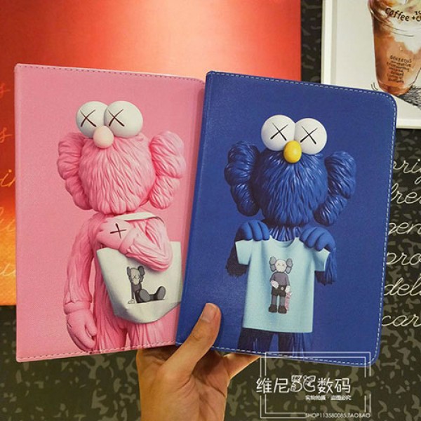 KAWS ipad 7/8世代 pro 9.7/11inch 2020ケース ブランド メンズ レディースブラント iPad Air 10.9インチケース  コピーiPad ミニ5/4/3/2/1手帳型カバー ブランドパロディ?レプリカ日本未入荷新型 iPad pro 9.7 11 インチケース ブランド　 2020/2018/2017  ブランドパロディ?レプリカ日本未入荷